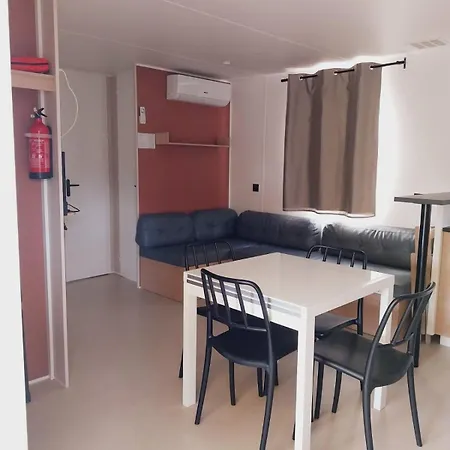 Hotel Mobil-home 6 Personnes *