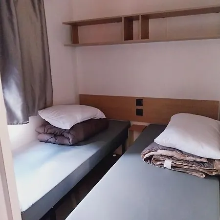 Mobil-home 6 Personnes Hotel *